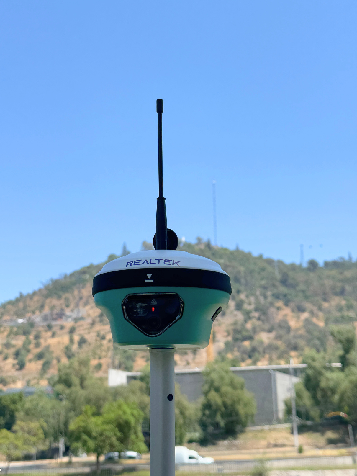 Receptor GNSS RTK STEC SDi en terreno